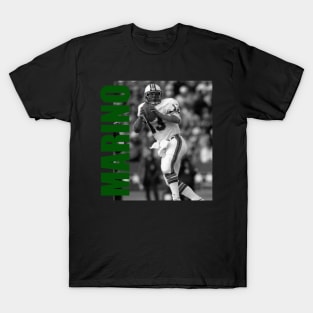 Dan Marino // Retro Aesthetic Fan Art // 80s T-Shirt